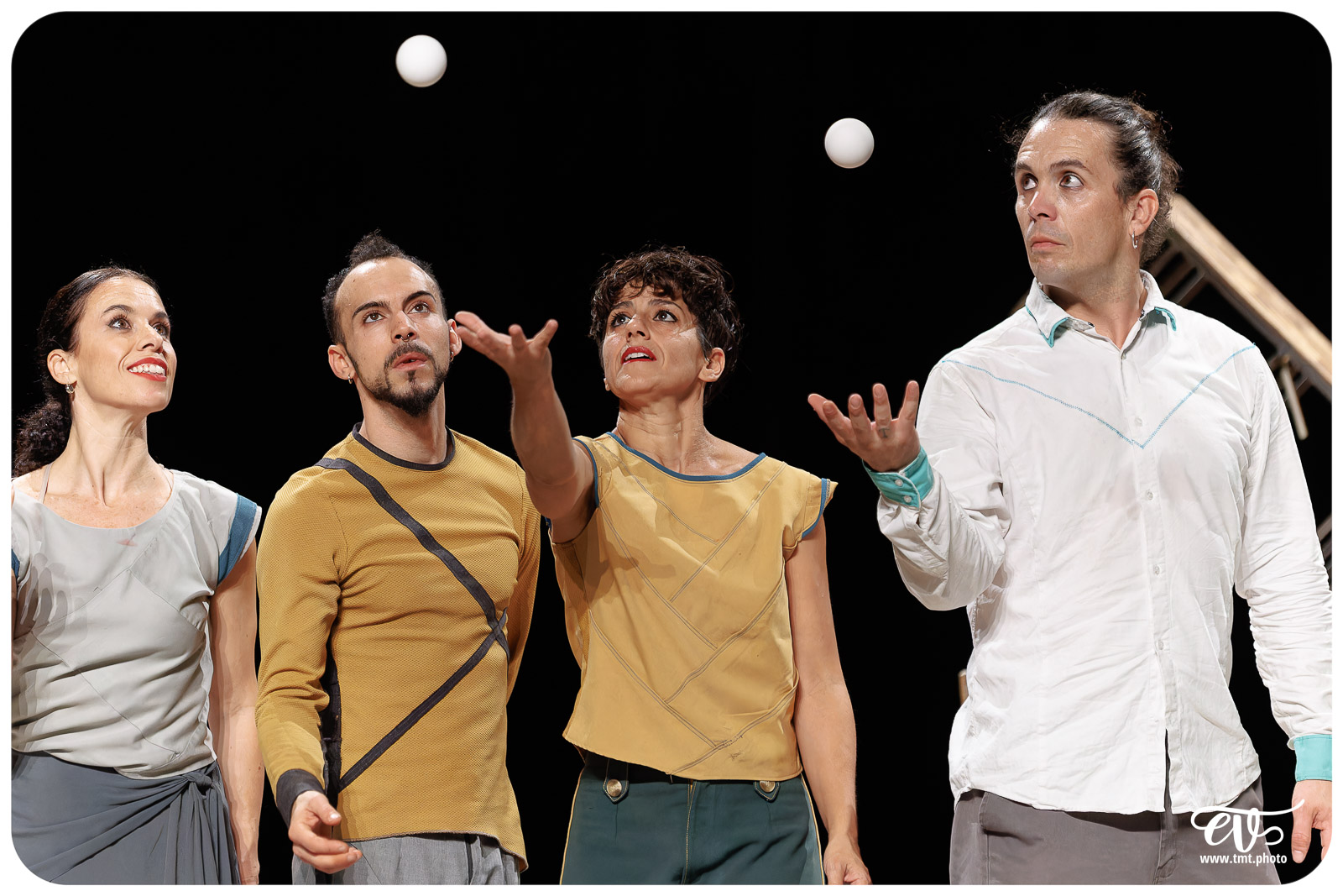 ESENCIAL (VAIVEN CIRCO)